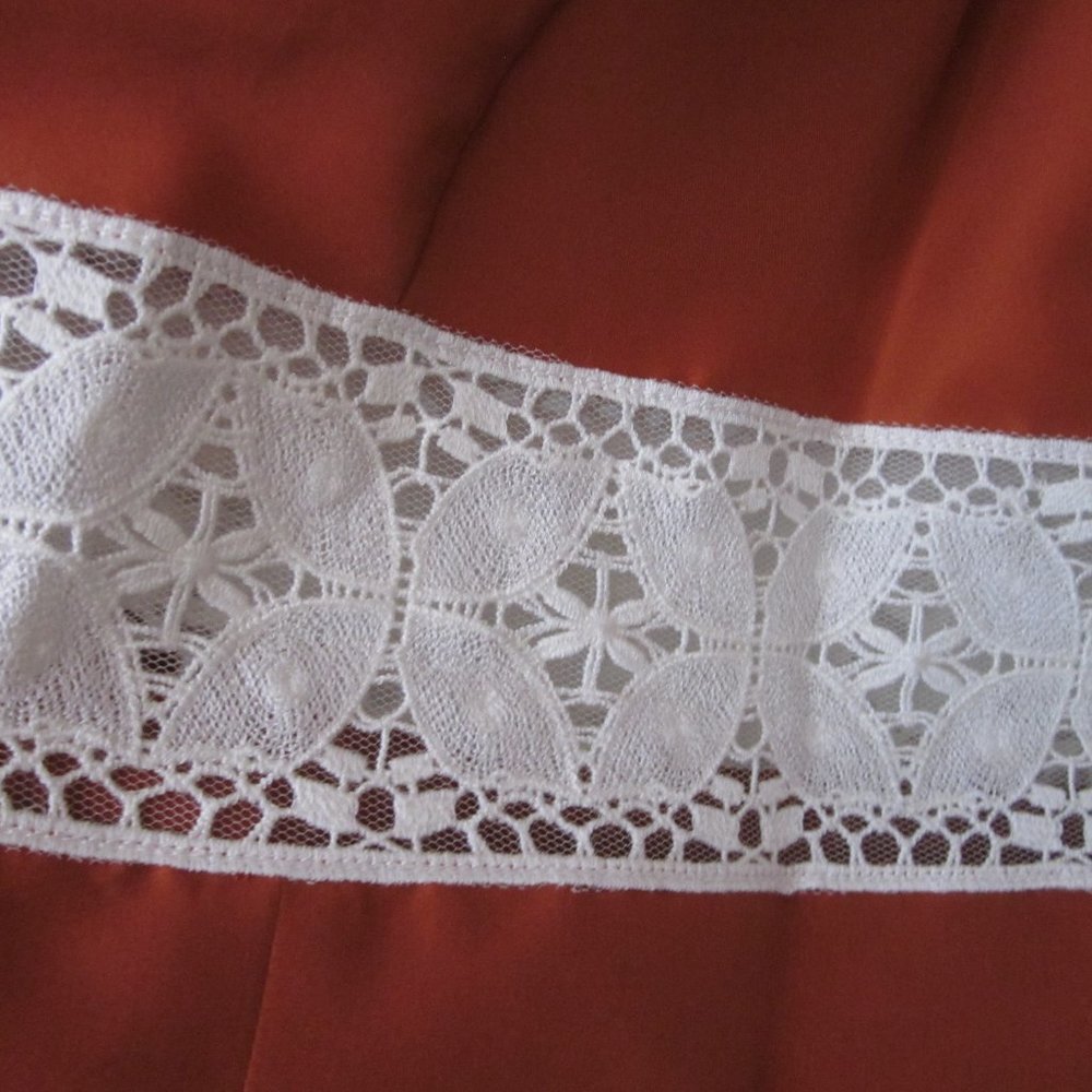 Women Elegant Lace-Accented 100% Silk Swirl Maxi Skirt with lace trim in size 4 - Picture 10 of 15